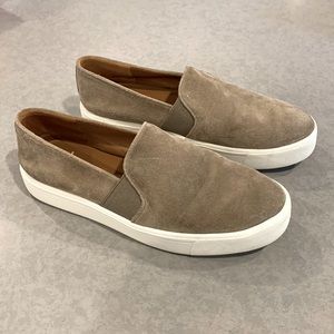 Vince Preston Suede Slip On Sneakers - Brown